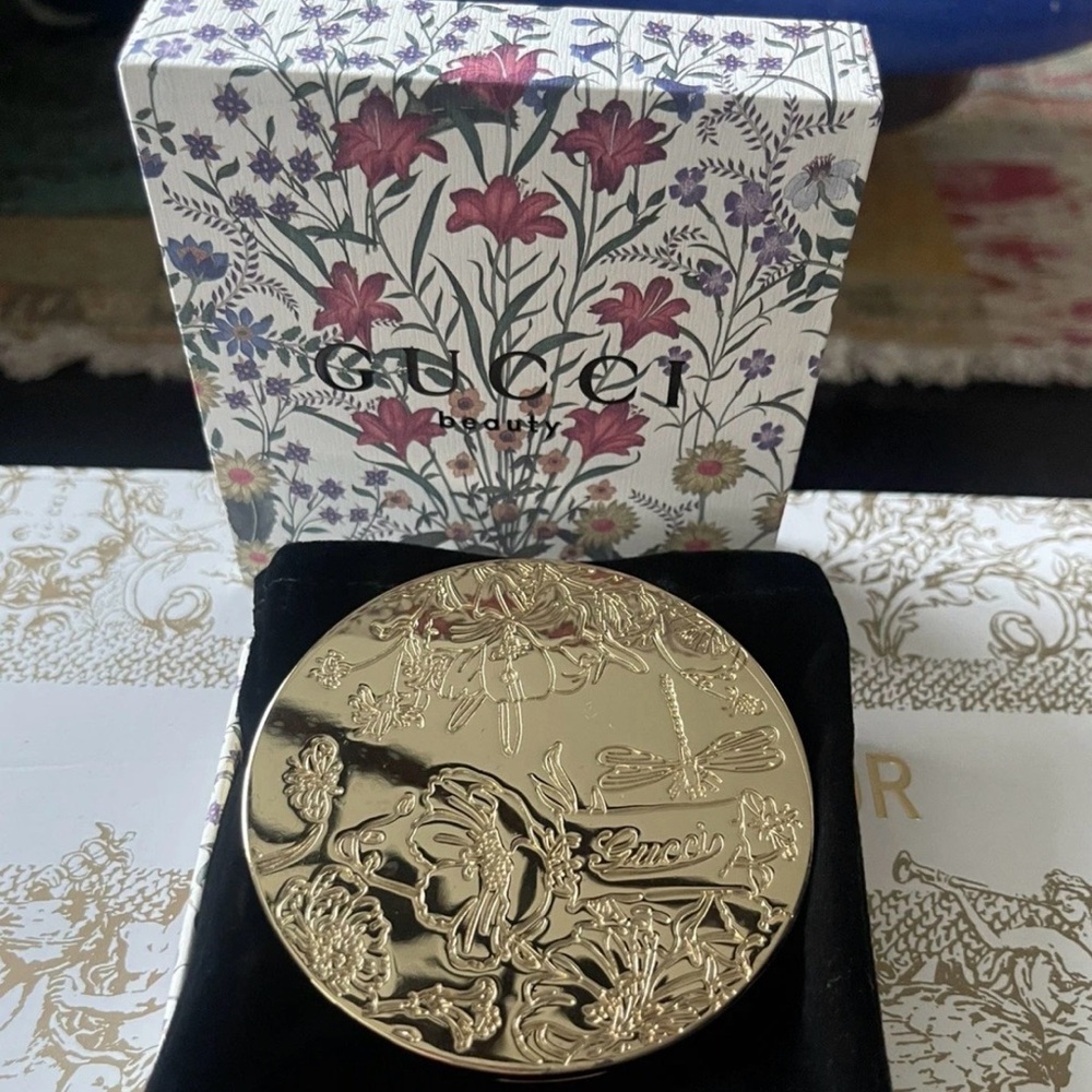 Gucci Beauty Gold Floral Compact Mirror With Magnification GWP